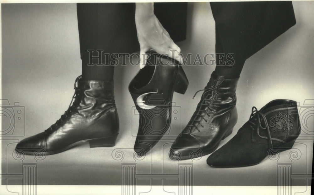 1989 Press Photo Ankle boots popular this season in a variety of styles - Historic Images