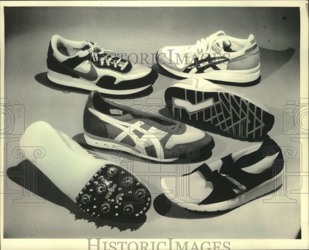 1986 Latest running shoes in a vast array of colors and designs - Historic Images