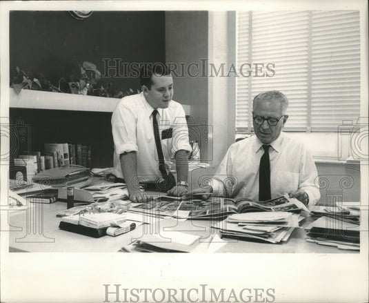 1962 Press Photo Arville Schaleben's office with George Lockwood. - mjb96864 - Historic Images