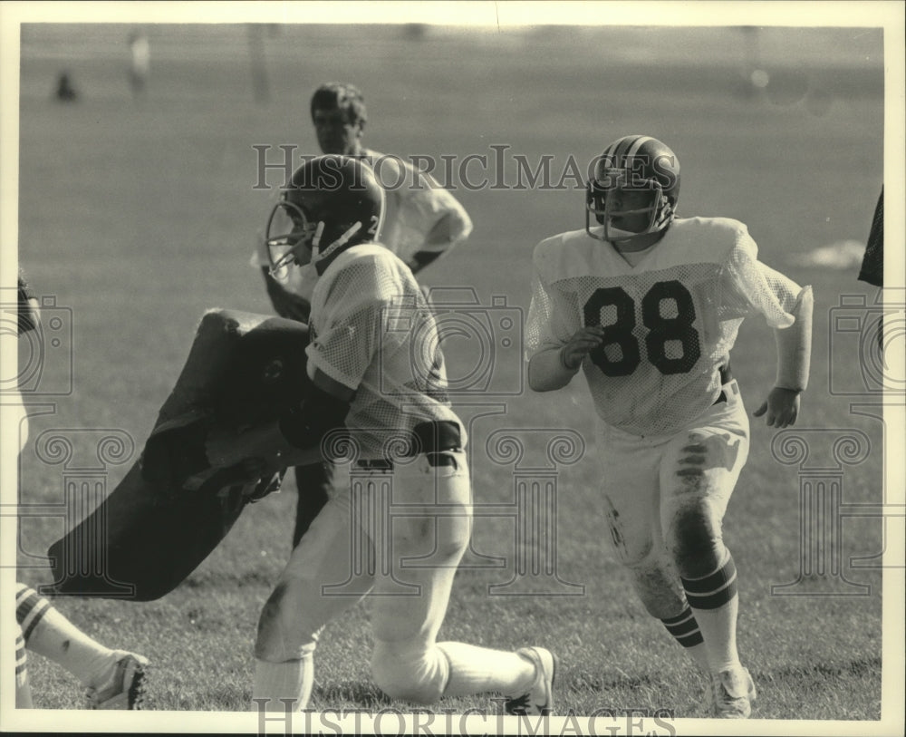 1983 Press Photo Sue Schaefgen is Homestead High's only female football player. - Historic Images