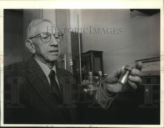 1994 Press Photo Edward Schantz, University of Wisconsin professor emeritus - Historic Images