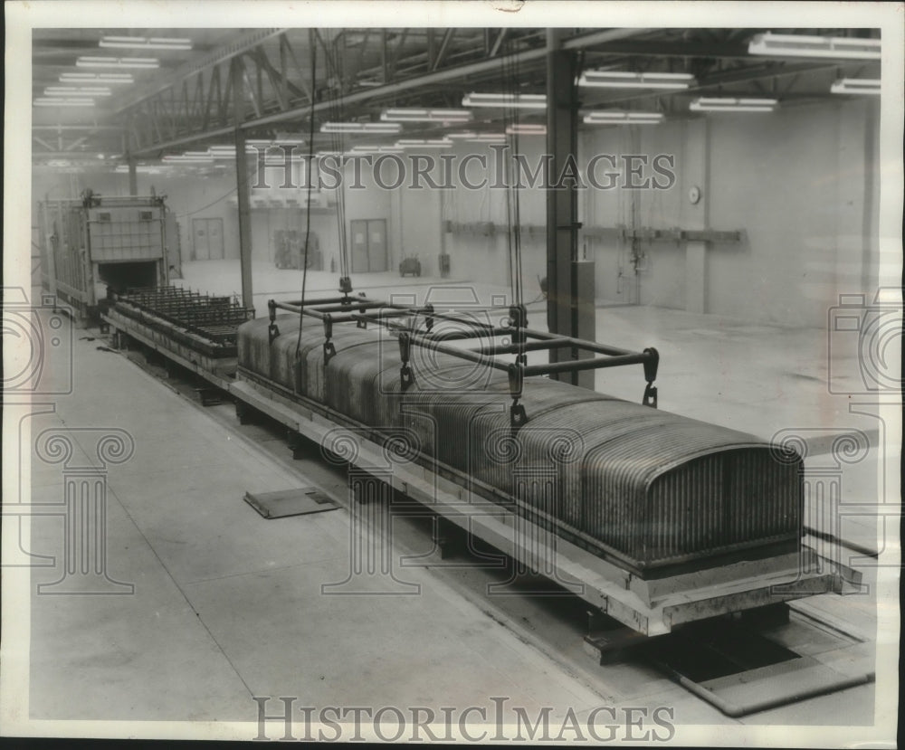 1963 Press Photo A &quot;traveling bell&quot; furnace made by Heating Equipment.-Historic Images