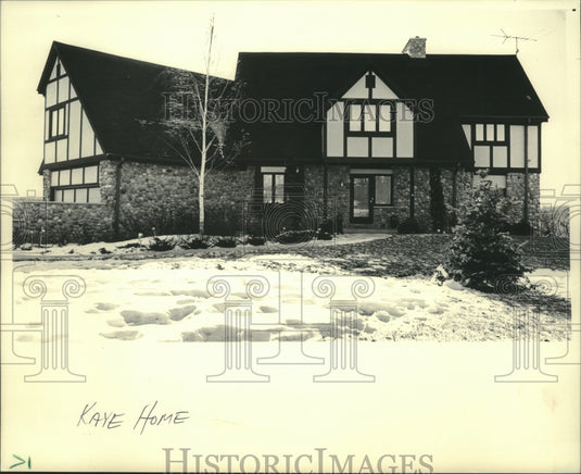 1986 Press Photo Kayes' Tudor-style home equipped with solar heart - mjb97004 - Historic Images