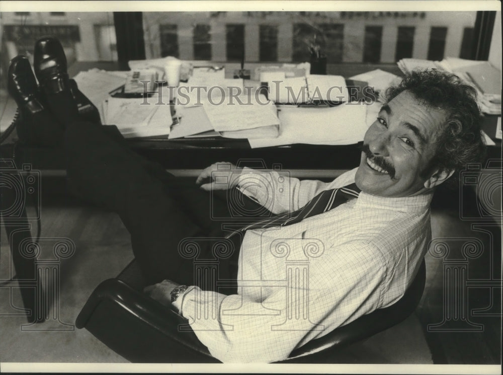 1978 Press Photo Robert Shrank at work in his Ford Foundation office. - Historic Images