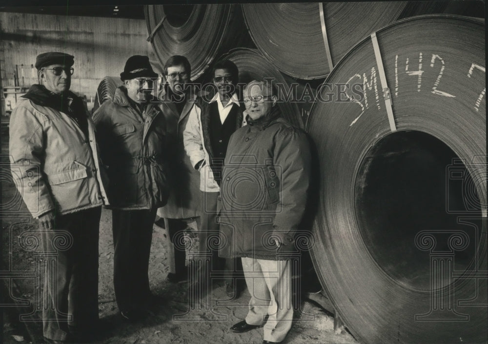 1989 Press Photo Employees gathered at A.O. Smith steel yard - mjb97207 - Historic Images