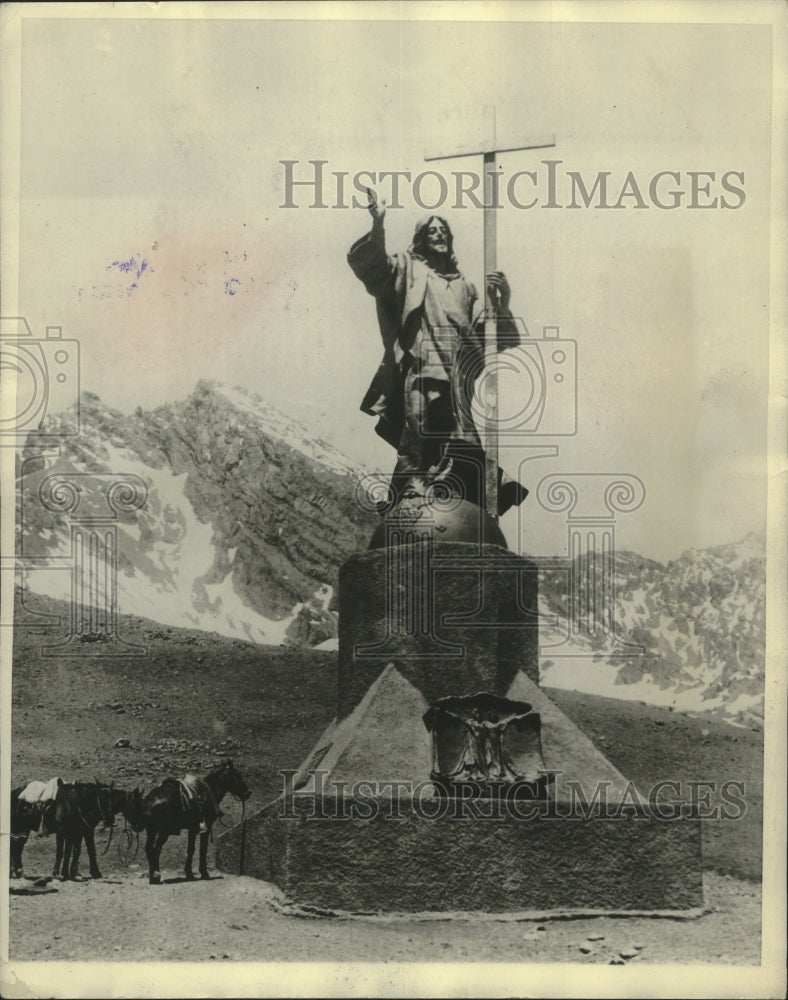 1928 Press Photo A close view of the monument of "Christ of the Andes."- Historic Images