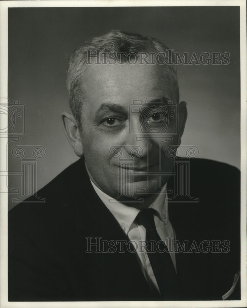 1988 Press Photo Bernard Solochek of Barkin, Herman and Associates. - mjb97644 - Historic Images