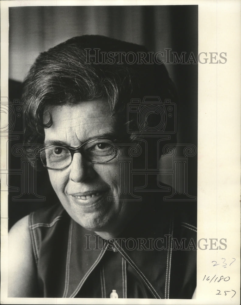 1973 Press Photo Mrs. Gerald Solie. Home economics teach at MATC, Milwaukee - Historic Images