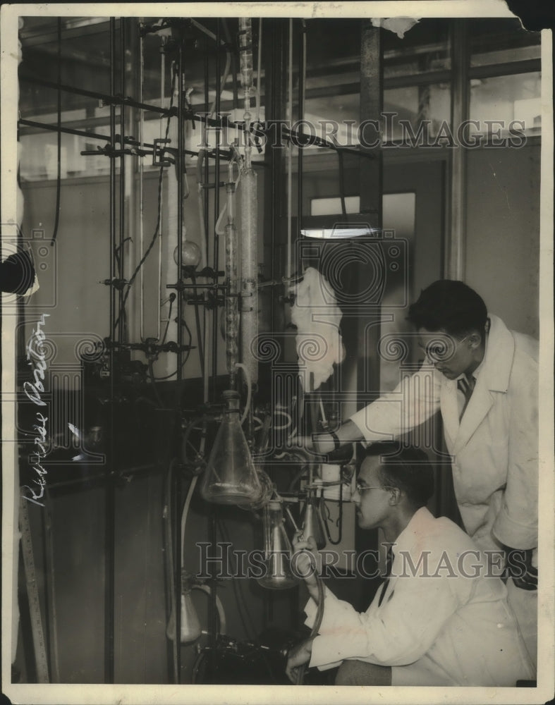 1931 Press Photo Scientists in Research Building at A.O. Smith Corporation.- Historic Images