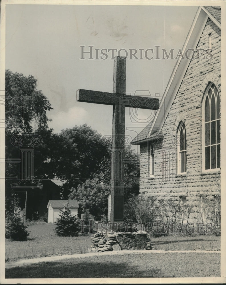 1947 Press Photo Hand hewn cross in Door County Park, Sturgeon Bay, Wisconsin-Historic Images