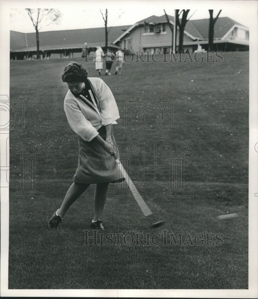 1961 Press Photo Louise Suggs- Pro Golfer - mjb98066 - Historic Images
