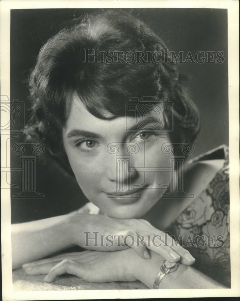 1966 Press Photo National Shakespeare Co., General Manager, Elaine Sueka - Historic Images