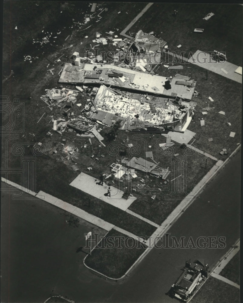 1980 Press Photo Aerial view of storm damage at Stardust Trailer Court-Wisconsin - Historic Images