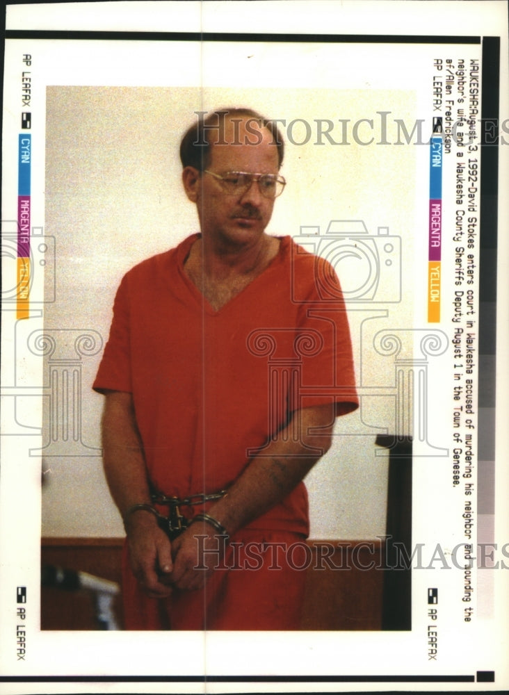 1992 Press Photo David Stokes enters court in Waukesha accused of murder - Historic Images