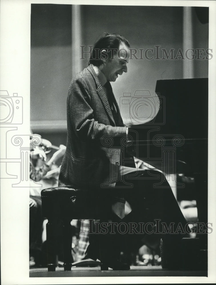 1975 Press Photo Byron Janis Pianist - mjb98473 - Historic Images