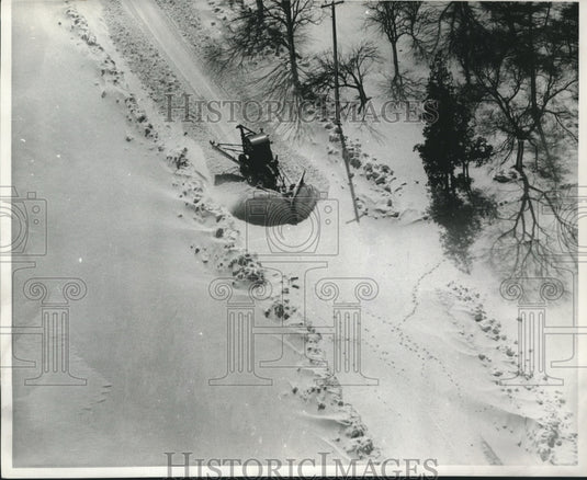 1959 Press Photo Snow plowing through deep snow in Sheboygan County, Wisconsin - Historic Images