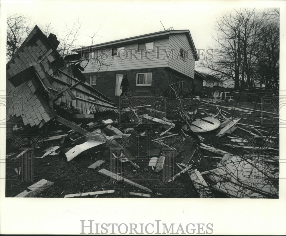 1977 Press Photo Storm damaged homes on Anita Drive in Brookfield, Wisconsin - Historic Images