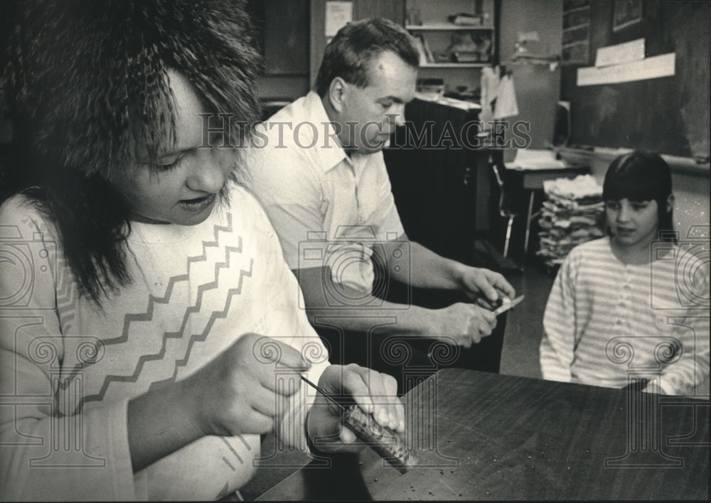 1989 Press Photo Neosho Elementary School Tapped School Trees for Maple Syrup - Historic Images