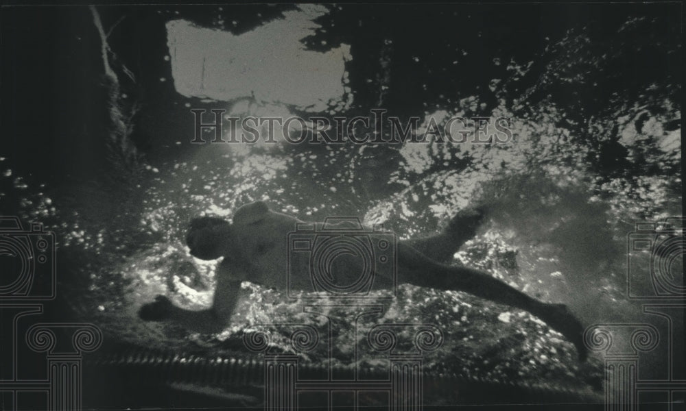1991 Lyle Sukkert, one armed swimmer, trains at Pulaski Pool - Historic Images