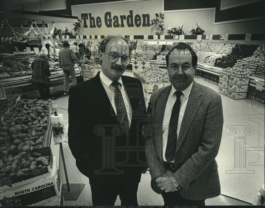 1989 Press Photo Todd Strehlow and Ken Schaetz Crivello Foods, Inc. Pick 'n Save - Historic Images