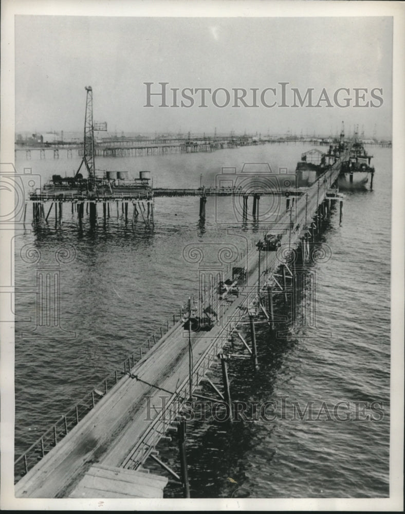 1954 Press Photo Oilfield trestle in Azerbaijan, USSR - mjb99435 - Historic Images