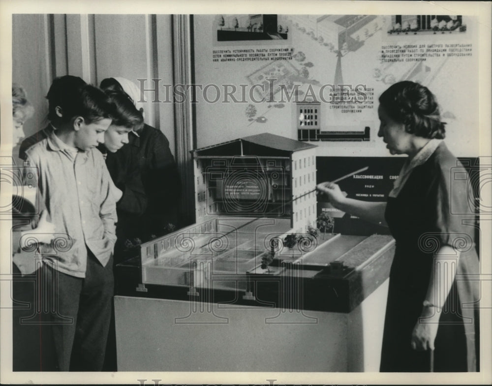 1962 Press Photo Model of shelter at permanent civil defense exhibition, Moscow - Historic Images