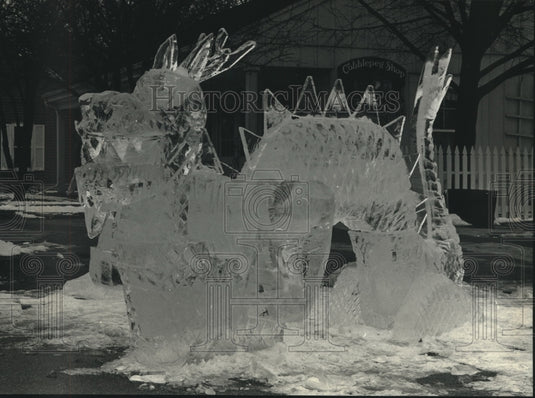 1991 Press Photo 15 foot Ice dragon at Brookfield's Stonewood Village Shops - Historic Images