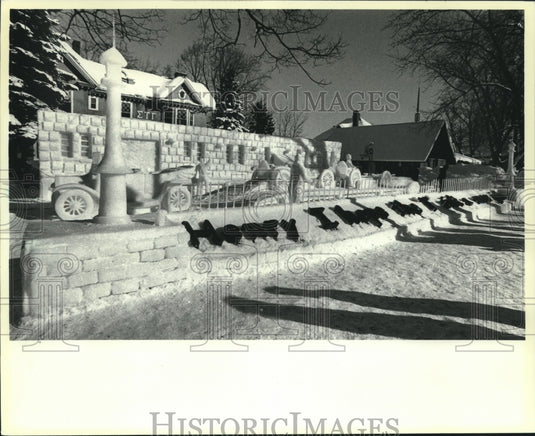 1986 Press Photo Snow sculpture at Michigan Technological University - mjb99848 - Historic Images