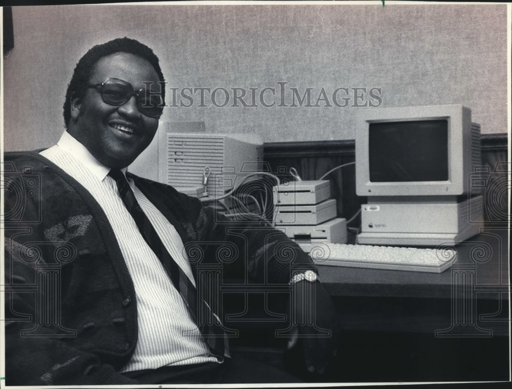 1994 Press Photo Thembela Sofisa, American National Congress economic adviser - Historic Images