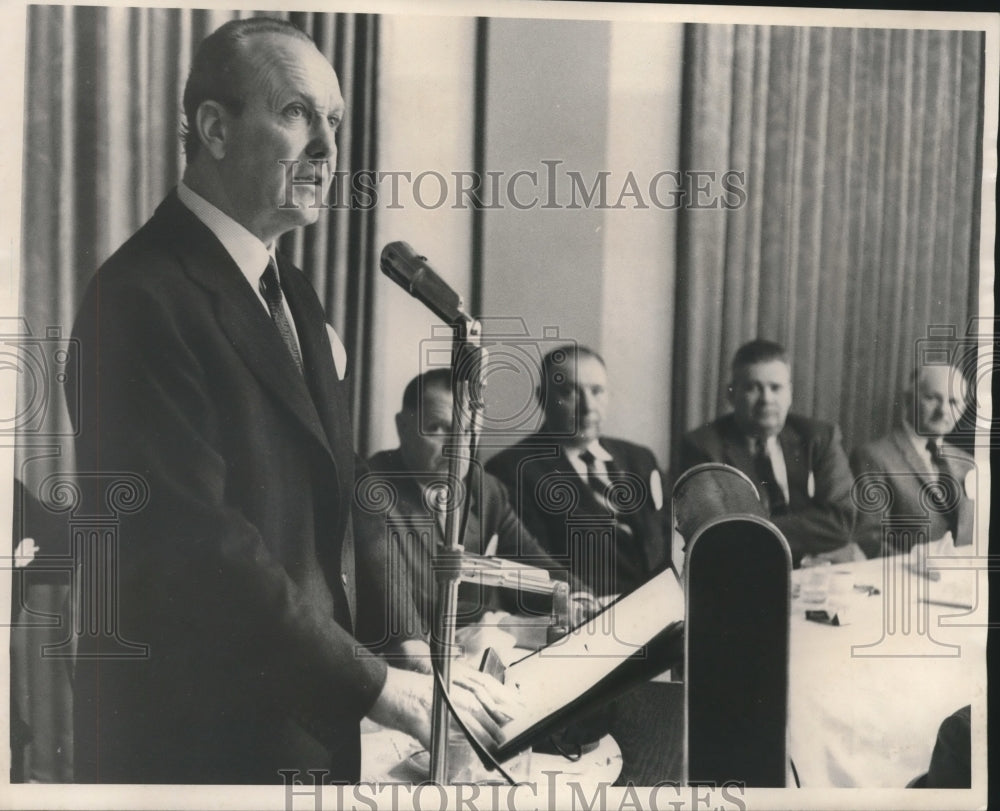 1958 Press Photo William R. Hearst, Jr During Milwaukee Visit - mjb99961-Historic Images