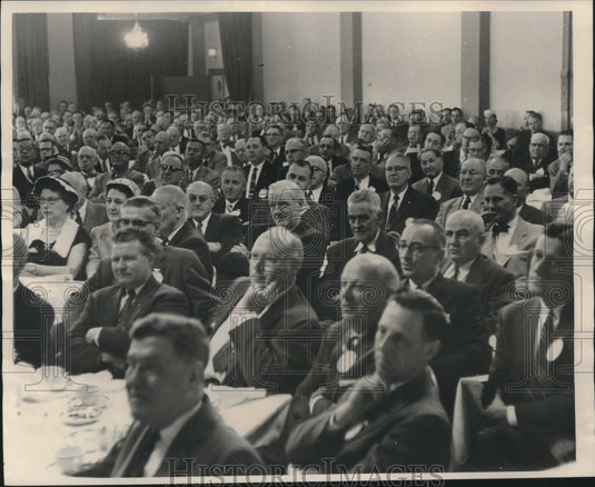1958 Press Photo Group Listens to William R. Hearst Jr. During Milwaukee Visit-Historic Images