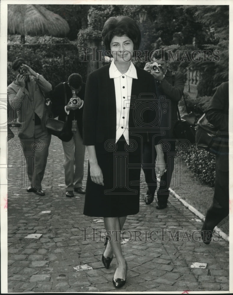 1963 Press Photo Princess Soraya in Grottaferrata, Italy on her first movie-Historic Images