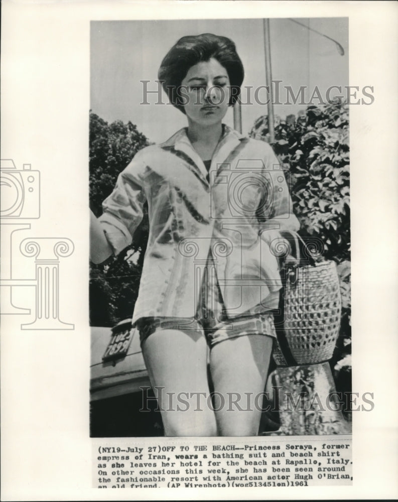 1961, Princess Soraya in bathing suit in Rapallo, Italy - mjc00008 - Historic Images