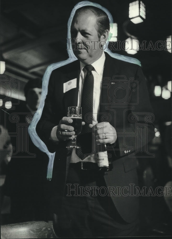 1982 Press Photo William F. Smith Jr., President of Pabst Brewing, Milwaukee - Historic Images