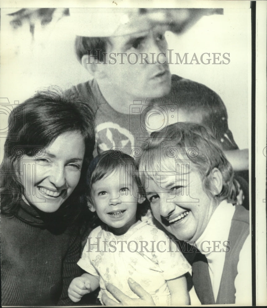 1973 Press Photo Family of James B. Souder in Sunrise Florida - mjc00124 - Historic Images