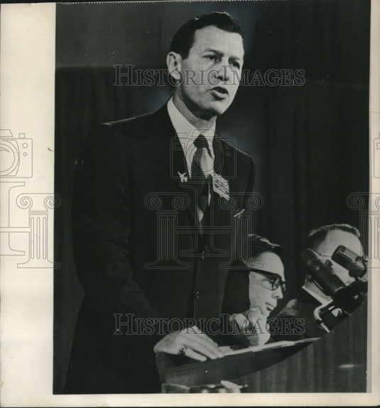 1964 Press Photo Governor Carl E. Sanders of Georgia spoke to platform committee - Historic Images