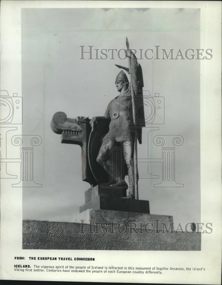 1986, Statue of Ingolfur Arnarson, first Viking settler of Iceland - Historic Images