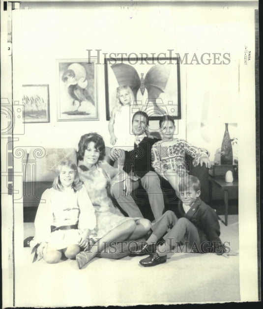 1971 Press Photo Astronaut James B. Irwin and family - mjc00227-Historic Images