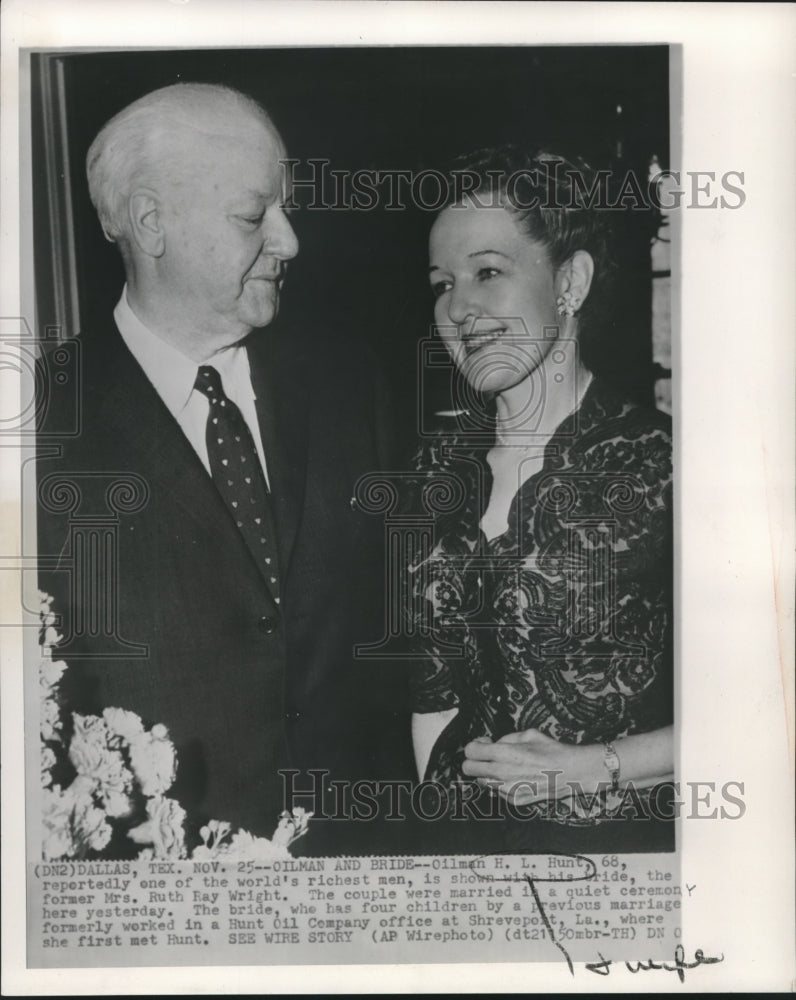1957 Press Photo Oilman H.L. Hunt marries Ruth Ray Wright in Dallas Te ...