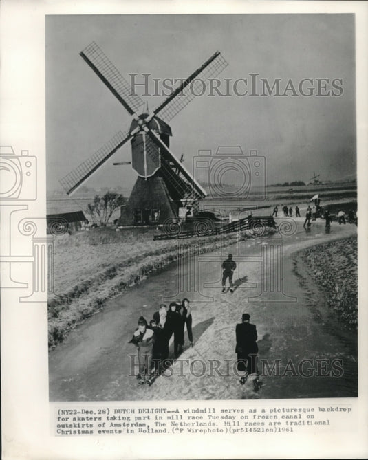 1961 Press Photo Skaters taking part in mill race in Amsterdam, Netherlands - Historic Images