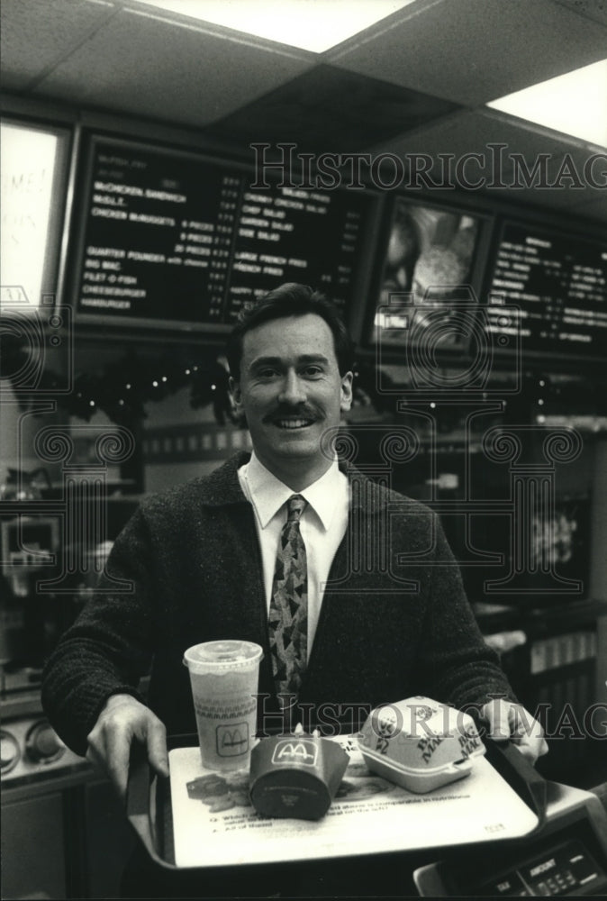 1989 Press Photo Craig Sopkowicz manager of new McDonald&#39;s in Moscow Russia - Historic Images