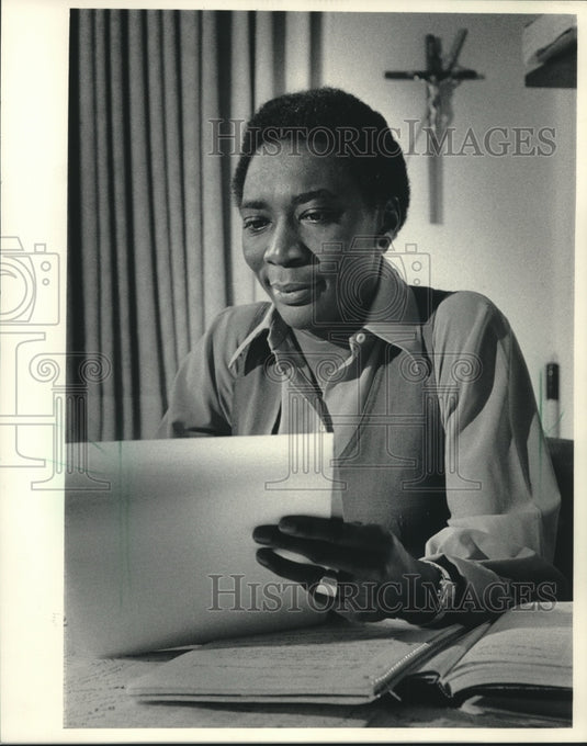 1983 Press Photo Executive Director of Central City Churches Lena Sommers - Historic Images