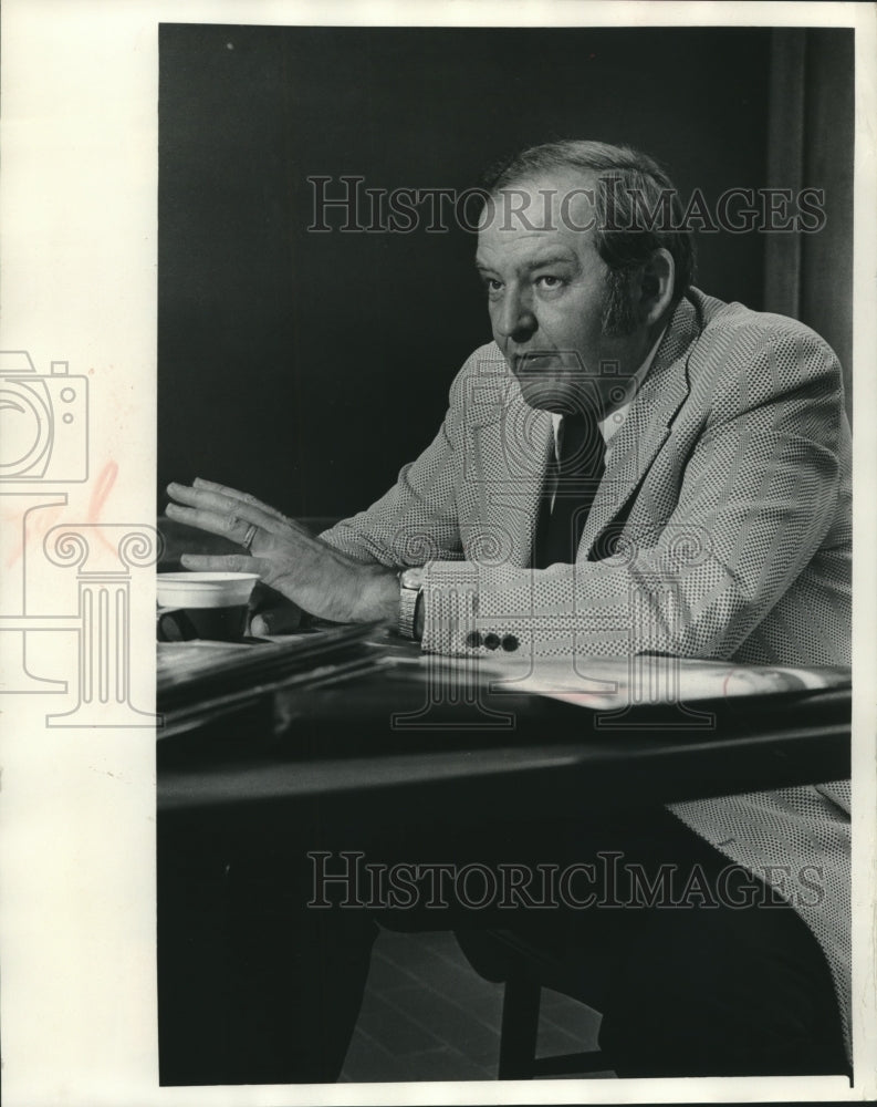 1972 Press Photo Lloyd L. Spangenburg, at a table, Milwaukee Magazine, Milwaukee - Historic Images