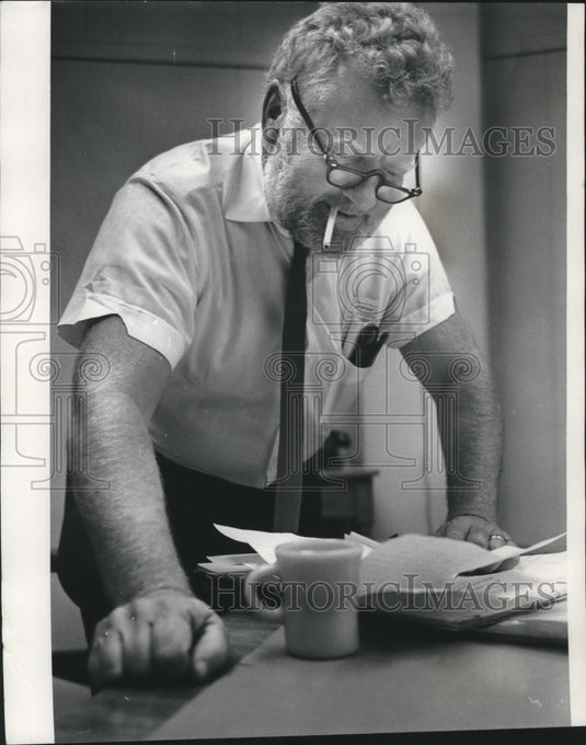 1969 Press Photo Attorney Herbert F. Sonenberg, Milwaukee - mjc00414 - Historic Images