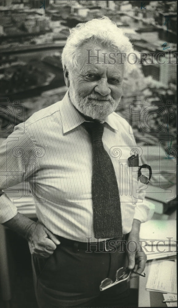 1981 Press Photo Herb Sonnenberg, a principal assistant city attorney - Historic Images