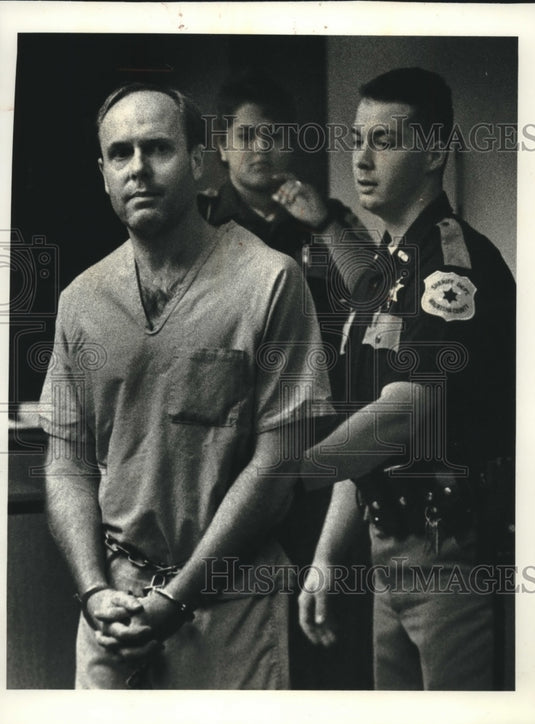 1993, Rick Spaude led into court by Waukesha County deputies - Historic Images