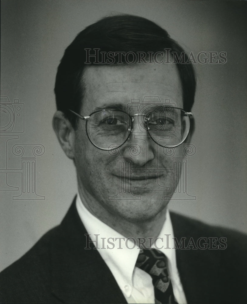 1993 Press Photo Thomas P. Schneider, US Attorney Eastern District of Wisconsin - Historic Images