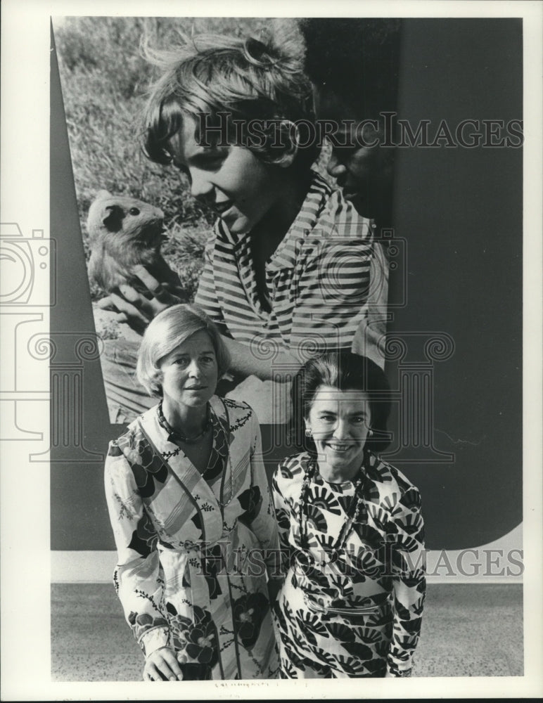1974 Press Photo Boys' Club's Mrs.George Schellgell & Mrs. Russell Smith - Historic Images