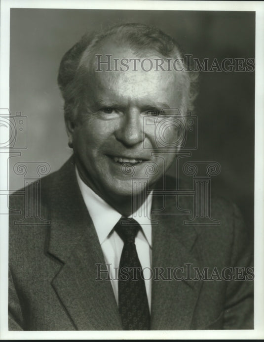 1989 Press Photo Roger B. Smith, chairman of General Motors Corporation, honored - Historic Images