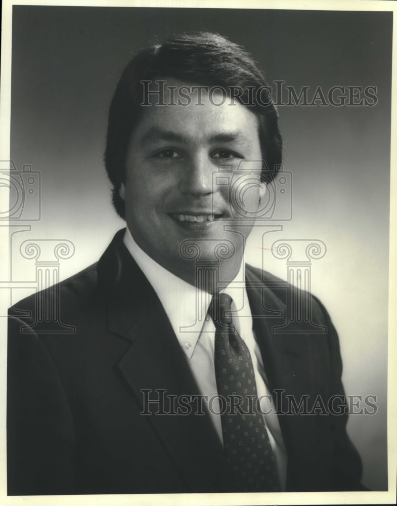 1983 Press Photo Steven J. Smith, VP, General Manager WTMJ/WKTI radio Milwaukee - Historic Images